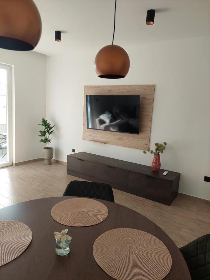 Apartmani Diana 比奥格勒·纳·莫鲁 外观 照片