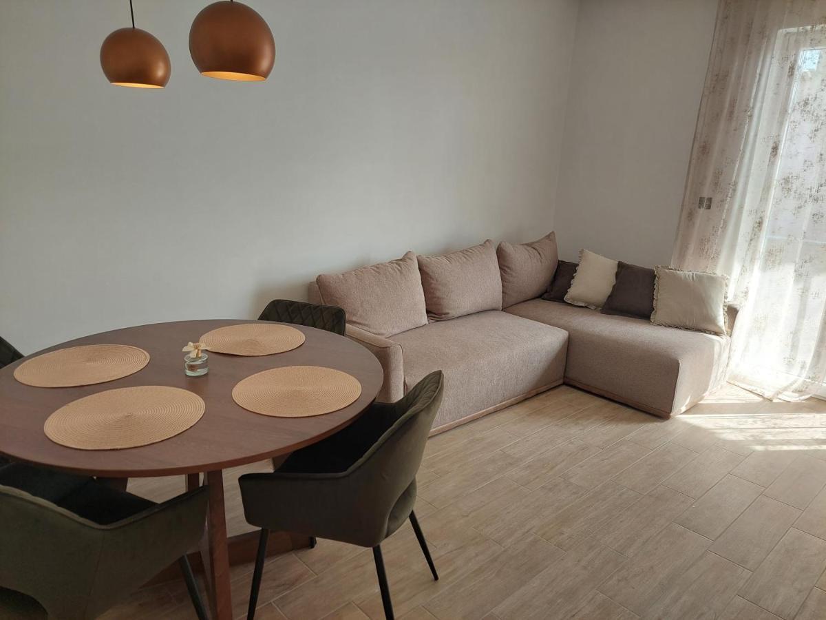 Apartmani Diana 比奥格勒·纳·莫鲁 外观 照片