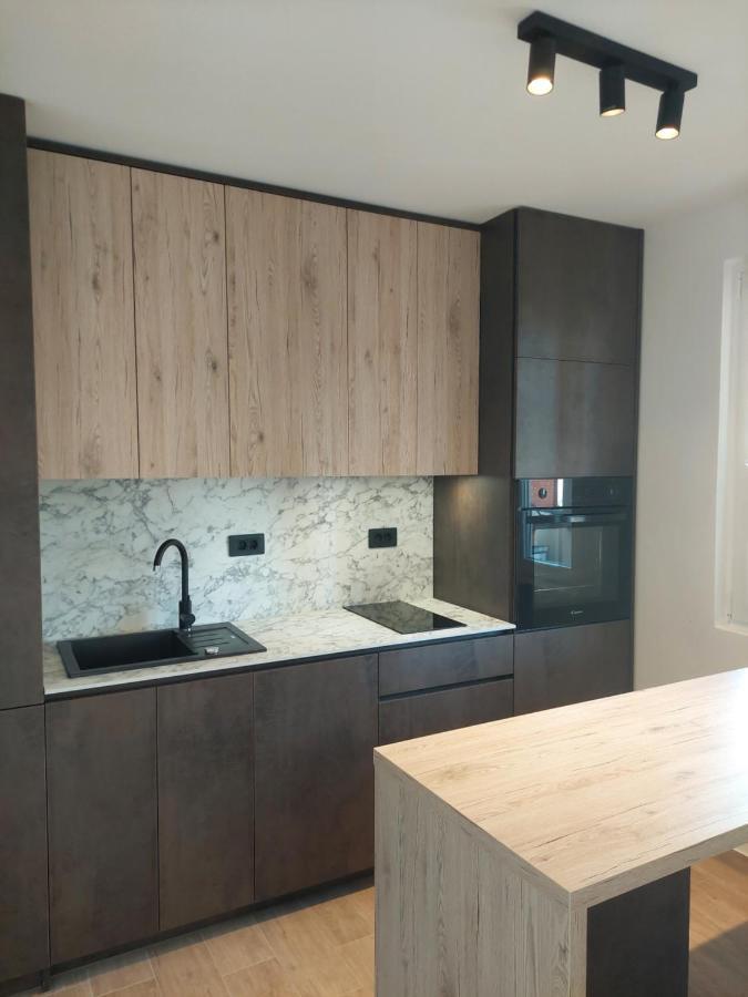 Apartmani Diana 比奥格勒·纳·莫鲁 外观 照片