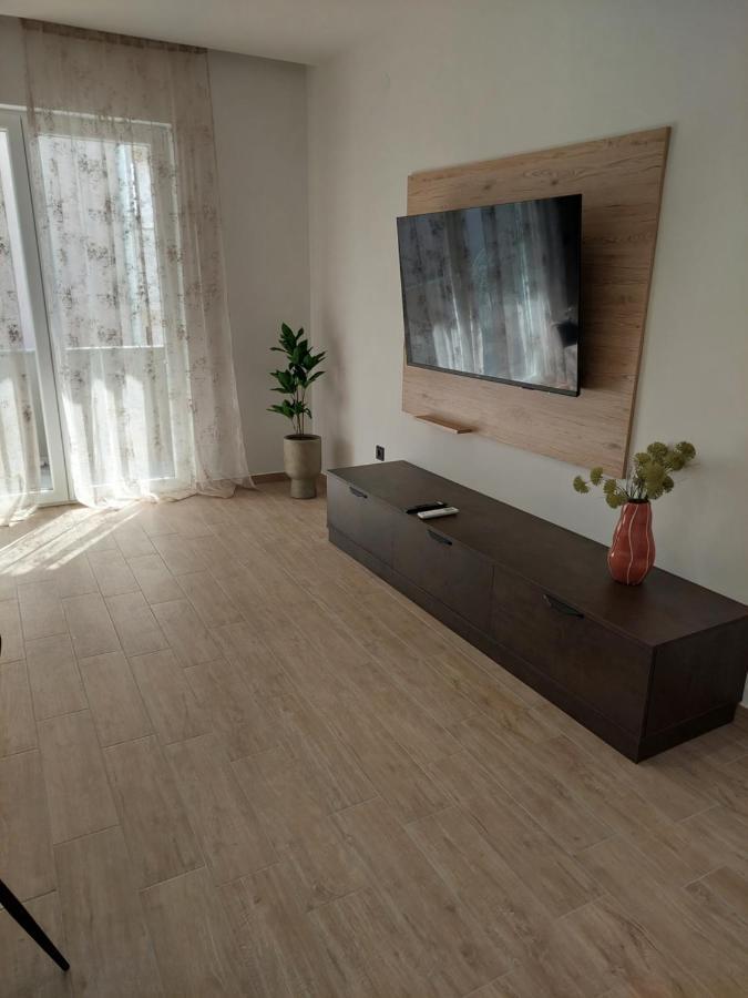 Apartmani Diana 比奥格勒·纳·莫鲁 外观 照片