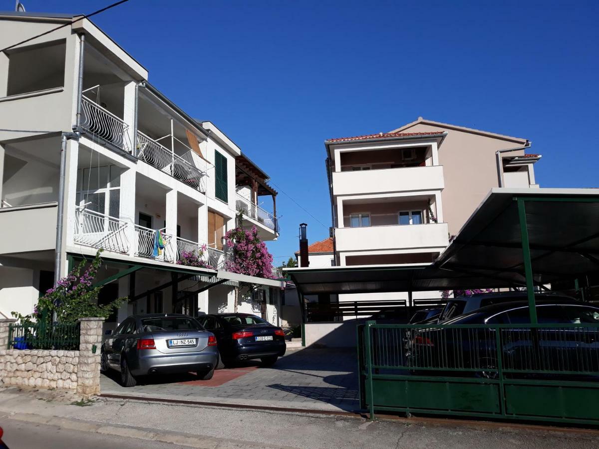 Apartmani Diana 比奥格勒·纳·莫鲁 外观 照片